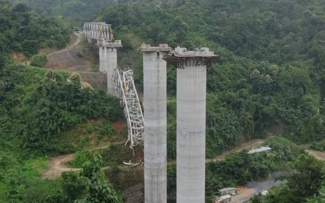 Rail bridge connecting Bairabi to Sairang collapses; number of fatalities and casualties not yet known.