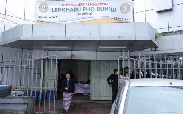Lehkhabu Pho Runpui rakes in huge success